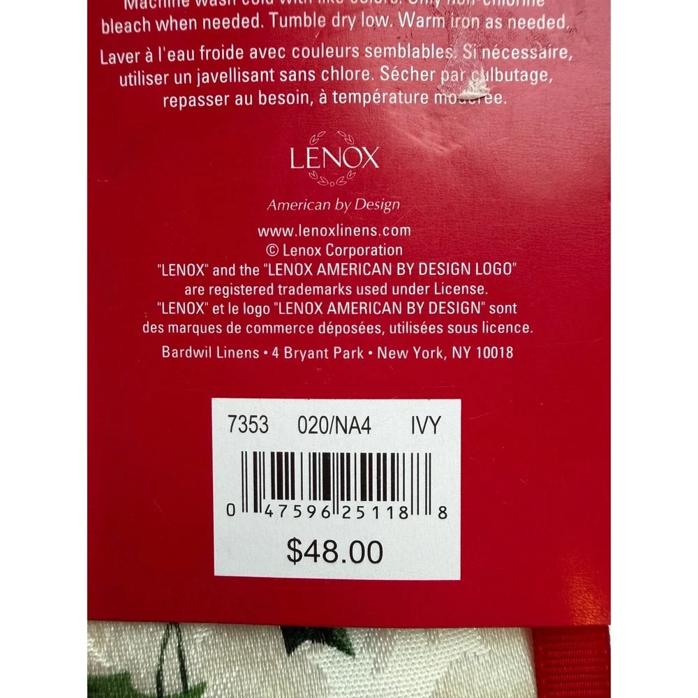 New Lenox Holiday Napkins Set of 4 Ivory Green Red Holly Damask Christmas